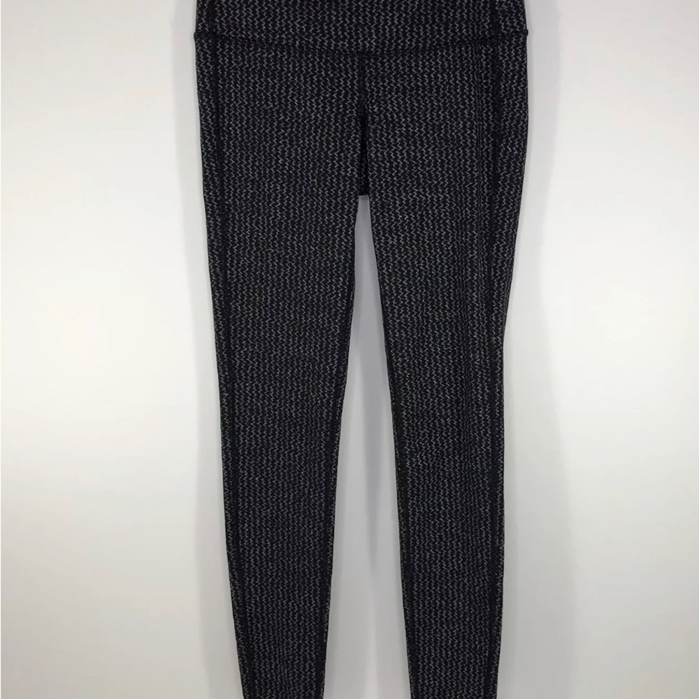 Athleta textured Leggings Black White Zigzag Women’s XS - Picture 2 of 9
